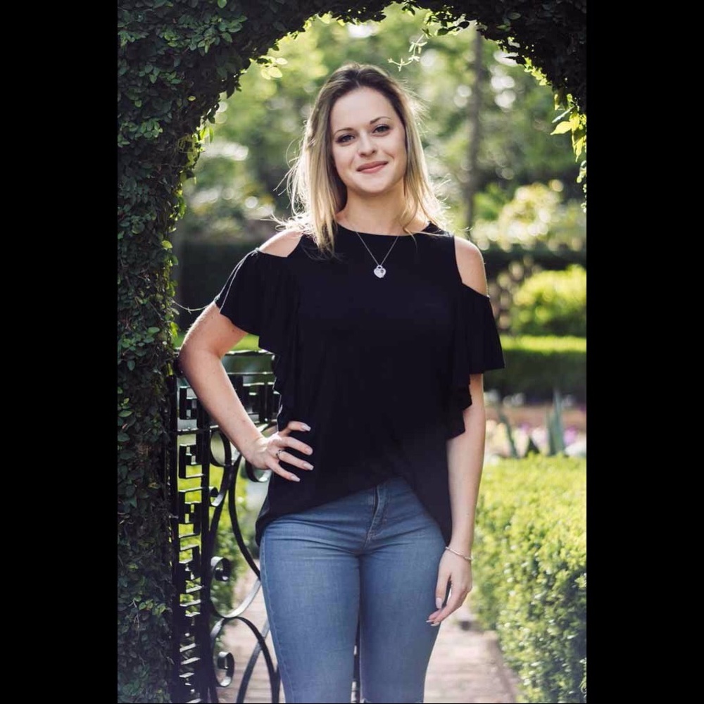 Made in the USA 💫Cold Shoulder Ruffle Short Sleeve Top in Black very soft